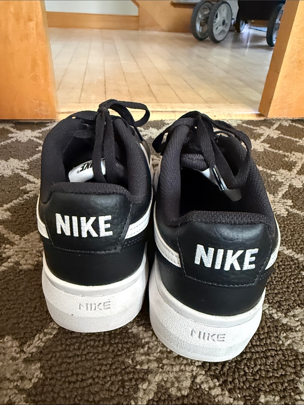 Nike women’s Black and White Platform Low-Top Sneakers - Picture 2 of 3